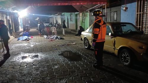 Los cuerpos de dos de las tres víctimas quedaron en el lugar de los hechos. (Foto: CVB)