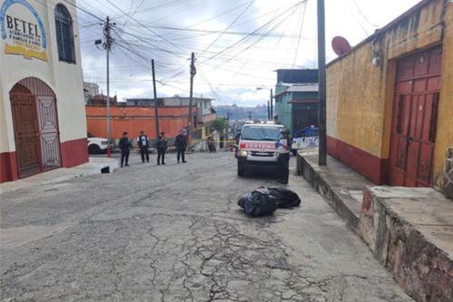 Frente a una iglesia en la colonia Juana de Arco, zona 18 se localizarondos cuerpos abandonados. (Foto: Archivo/Soy502)