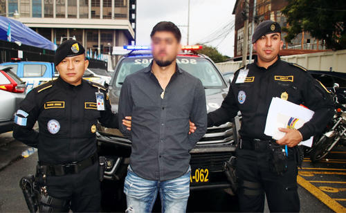 El 15 de septiembre de 2025 la PNC capturó en el aeropuerto Internacional La Aurora a mexiicano acusado de producir y difundir pornografía infantil. (Foto: Archivo/Soy502)