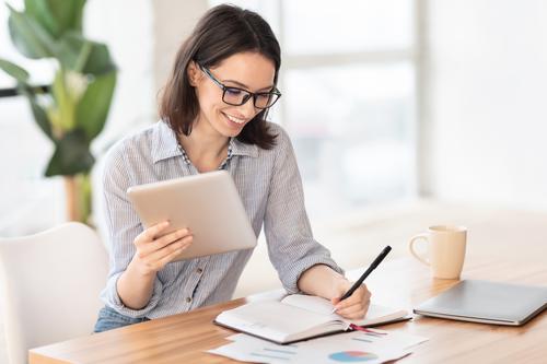 Al aprovechar el hemisferio derecho del cerebro, los zurdos tienen un talento especial para multitarea y adaptarse con rapidez. (Foto: Shutterstock)