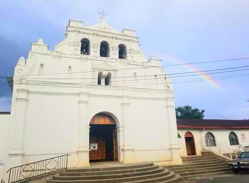 El municipio posee una bella arquitectura como la de su templo católico. (Foto: Parroquia de Santa Cruz Verapaz)