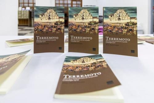 Su libro "Terremoto: Muerte y resurrección de un pueblo, Comalapa 1976" fue presentado en marzo de 2026. (Foto: Rudy López/Colaborador)