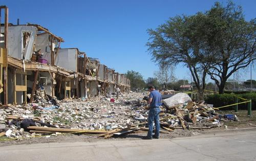Cordón inspecciona un área dañada en New Yersey, Estados Unidos, después del huracán Sandy. (Foto: Rudy López/Colaborador)