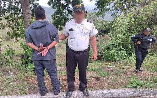 Según la investigación, los detenidos pertenecen a la mara 18. (Foto: PNC)