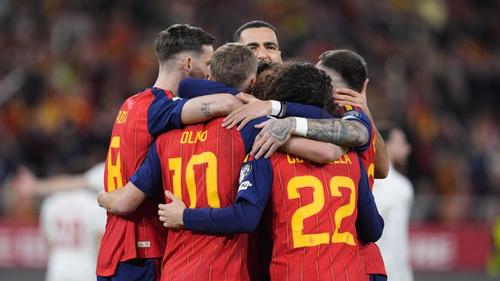 España cargó con el apodo de "jugar como nunca y perder como siempre". Su techo histórico solían ser los cuartos de final.
