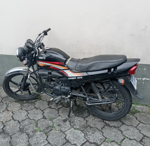 En otro punto de la ciudad, una motocicleta fue consignada por falta de documentos. (Foto: PNC)
