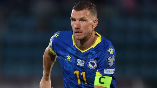 Edin Džeko es la figura principal y capitán de la Selección de Bosnia y Herzegovina.