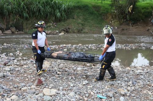 Bomberos rescataron el cuerpo y lo entregaron a las autoridades correspondientes. (Foto: CVB)