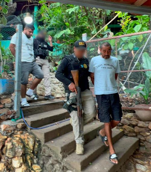 Los capturados son: Rangel Méndez Villanueva, alias “Chimba”, y su sobrino William Estuardo Peña Méndez. (Foto: PNC)