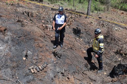 Bomberos Voluntarios acudieron al llamado de vecinos tras el hallazgo. (Foto: CVB)