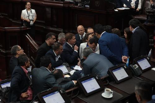 La Ley Portuaria estuvo cerca de aprobarse, pero una sesión fue suspendida por falta de quórum y hasta el momento se encuentra en busca de los últimos consensos. (Foto: Archivo/Soy502)