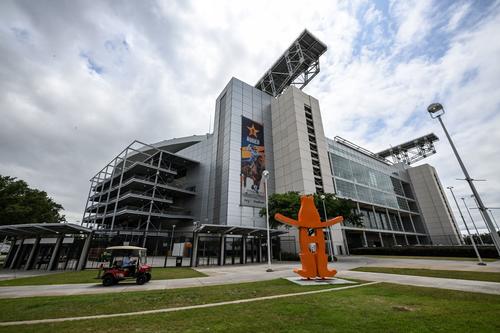 Así luce el exterior del NRG Stadium de cara a la Copa Mundial de la FIFA 2026 en Houston, Texas.