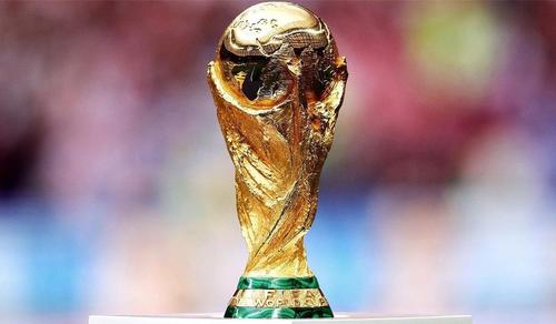 El trofeo actual de la Copa Mundial, que fue diseñado por el italiano Silvio Gazzaniga y estrenado en 1974, está valorado en más de 200,000 dólares (cerca de 1 millón y medio de quetzales).