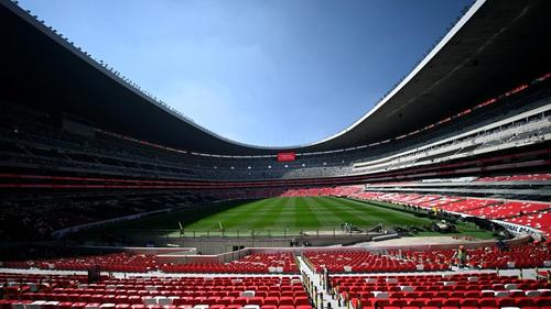 El mítico estadio Azteca puede albergar a 83 mil espectadores por partido.