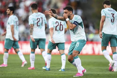 Bruno Fernandes hizo dos goles la última vez que Portugal y Nigeria se vieron las caras. (Foto: AFP)