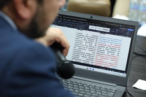 La Comisión Reformas al Sector Justicia analiza el dictamen de la iniciativa, que busca equilibrar seguridad, control y procesos de reinserción social. (Foto: Organismo Legislativo)
