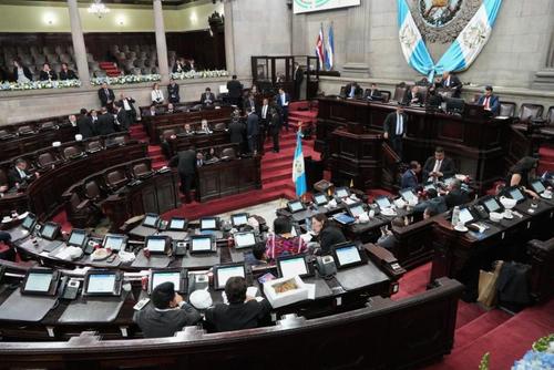 Diputados trabajan en enmiendas consensuadas para que la iniciativa de Puertos llegue al Pleno con mayor respaldo. (Foto: Archivo/Soy502)