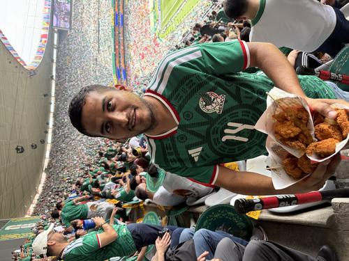 Pollo y papas fritas es lo más popular en el menú del coloso de Santa Úrsula. (Foto: Pedro Mijangos)