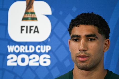 Tras anotar el histórico penalti "al estilo Panenka" ante España, Hakimi dedicó su celebración a su gran amigo Kylian Mbappé. (Foto: AFP)