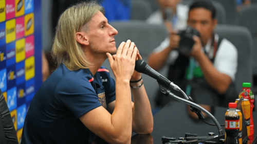 Previo a la Copa del Mundo 2026, el técnico ratificó su compromiso con el proyecto y aseguró que su ilusión es que Ecuador registre su mejor actuación hasta ahora. (Foto: AFP)