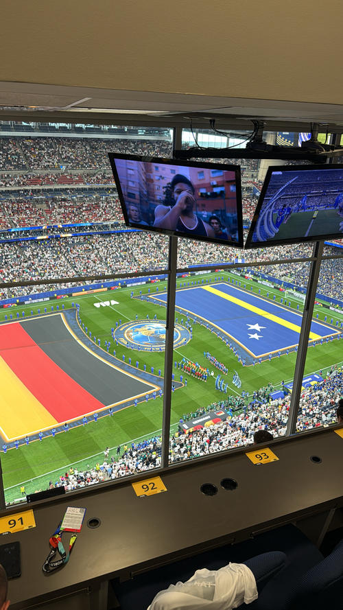 Desde el piso 8 del recinto vimos el partido. Una vista de lujo y con todas las comodidades que se pueden pedir. (Foto: Pedro Pablo Mijangos)