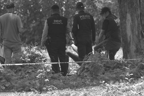 Según las autoridades la víctima presentaba señales de violencia física y sexual. (Foto: Romario Aguilar/colaborador)