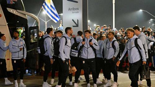 Dirigidos por Bielsa, que confirmó que dejará el seleccionado al terminar el Mundial 2026, los charrúas persiguen el sueño de añadir la quinta estrella a su camiseta. (Foto: AFP)