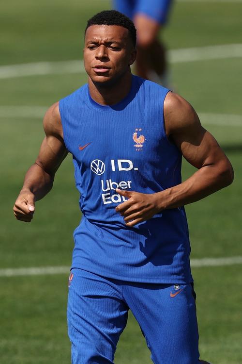Kylian Mbappé, durante la sesión de entrenamiento de Francia en Nueva Jersey. (Foto: AFP)