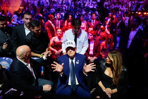 Más de 4.000 invitados asistieron al primer evento deportivo profesional en la Casa Blanca. (Foto: AFP)