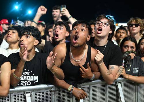 Más de 4.000 invitados asistieron al primer evento deportivo profesional en la Casa Blanca. (Foto: AFP)