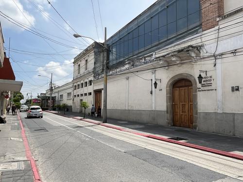 Para garantizar la movilidad por el sector ya no se permite parquearse en las vías principales. (Foto: Sandra Sebastián/Colaboradora)