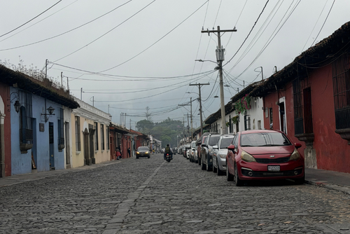 Los pagos para el uso de parqueo en las calles de Antigua Guatemala se pueden realizar en línea o en cajas municipales. (Foto: Miguel López/Colaboración)