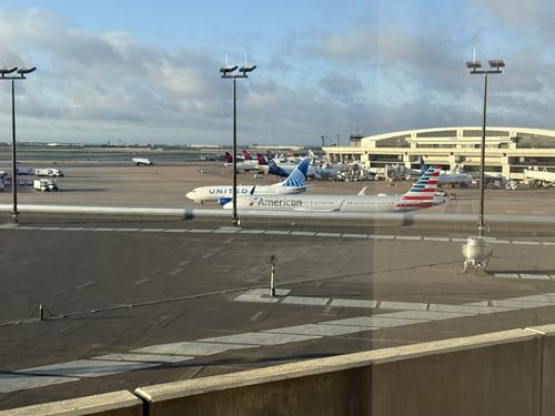 Gigante el aeropuerto de Dallas, donde conectamos de Kansas para volar a Houston, el destino final. (Foto: Pedro Mijangos)