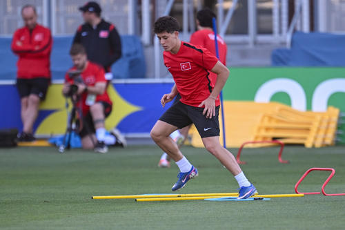 La joven estrella del Real Madrid completó 68 pases y remató 3 veces a puerta ante Australia. Fue de los mejores de su equipo, aunque su esfuerzo no sirvió de mucho. (Foto: Getty Images)