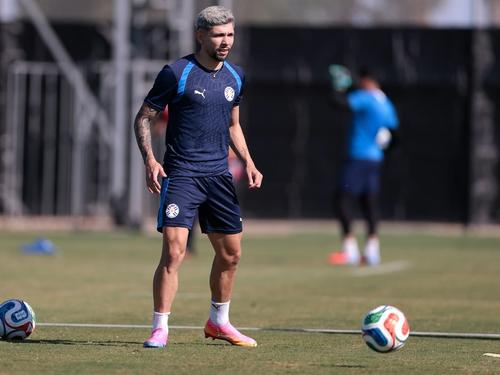 Julio Enciso asistió para el único tanto paraguayo ante Estados Unidos. (Selección Paraguaya de Futbol)
