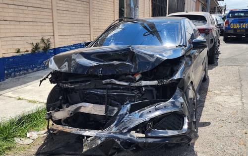 El auto de la ahora detenida fue consignado por las autoridades. (Foto: Jorge Senté)