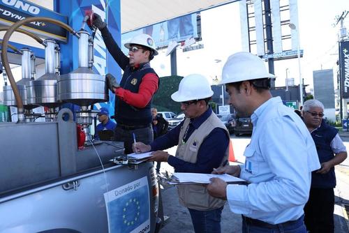 Las estaciones de servicio solicitaron fortalecer los mecanismos de trazabilidad del combustible en toda la cadena de suministro. (Foto: Archivo/Soy502)