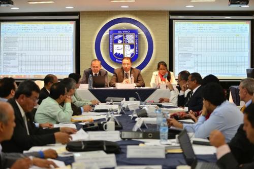 Esta fue la Comisión de Postulación que elaboró la nómina de candidatos a jefe de la CGC en el 2014. (Foto: Archivo/Soy502)
