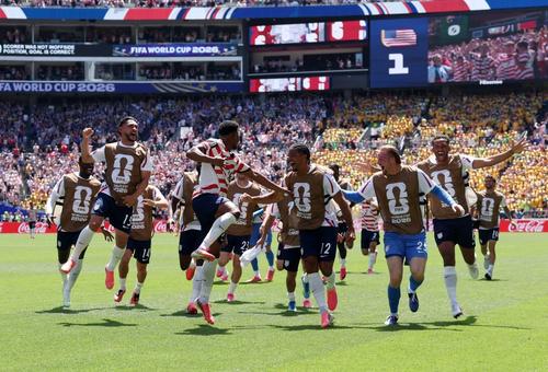 Estados Unidos sumó 8 remates a puerta, dentro del área penal. (Foto: AFP)
