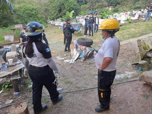 La osamenta se encontraba enterrada en la colonia Cipresales, zona 18. (Foto: CVB)