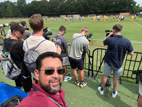 Omar Pineda colabora en la logística de la selección de Alemania
