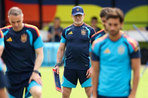 Los dirigidos por De la Fuente tuvieron el 65 % de posesión del balón en el partido frente a Cabo Verde, aunque no les sirvió de mucho. (Foto: AFP)