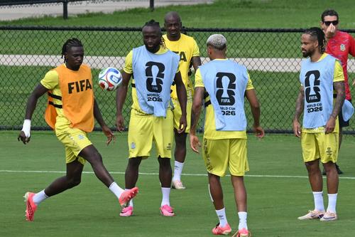 Congo recibió 10 faltas durante el primer partido de United 2026. (Foto: AFP)