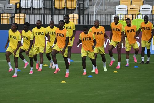 Samuel Moutoussamy fue el jugador que más distancia recorrió para Congo en el debut, con 12.14 kilómetros en total. (Foto: AFP)