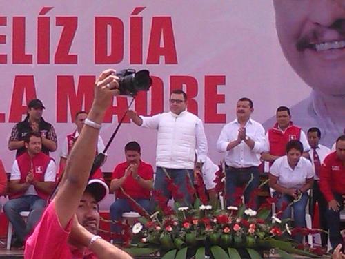 En el escenario, además del candidato a la presidencia por Lider, Manuel Baldizón, participaron otros dirigentes del partido político. (Foto: Archivo/Soy502)