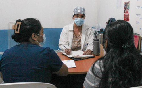 En el Hospital General San Juan de Dios se han registrado más de cien casos de covid-19 entre paientes y personal del hospital. (Foto: Archivo)