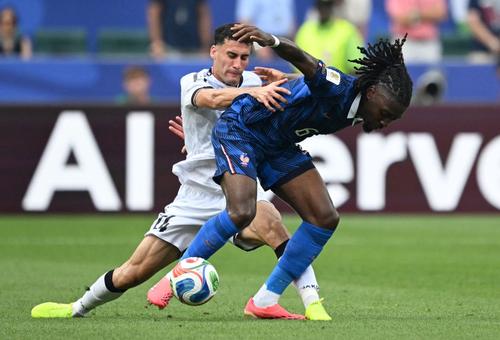 Koné fue una de las figuras del encuentro por sus aportes ofensivos y defensivos. (Foto: AFP)