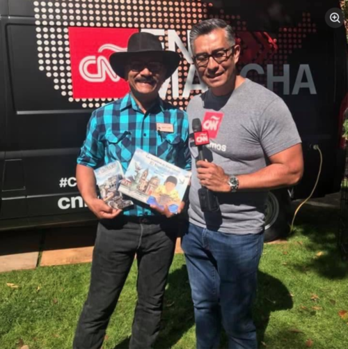 Fue entrevistado para CNN, donde contó su historia de superación. (Foto: FB René Corado)