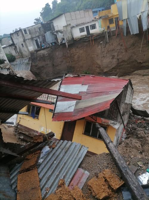 Una de las viviendas ubicada en la zona, cayó tras un deslave. (Foto: Cortesía)