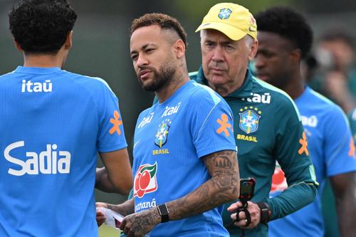 El 10 brasileño ha entrenado con normalidad durante la semana. (Foto: AFP)